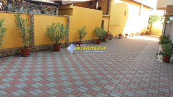 vila-de-vanzare-in-centru-6-camere-3-garaje